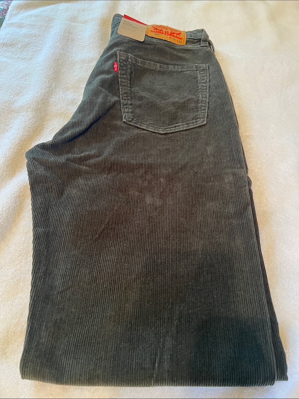 Levi’s 565 Loose Straight Green (Deep Depths) 10W Cord Men’s Jeans - MSRP: 69.50